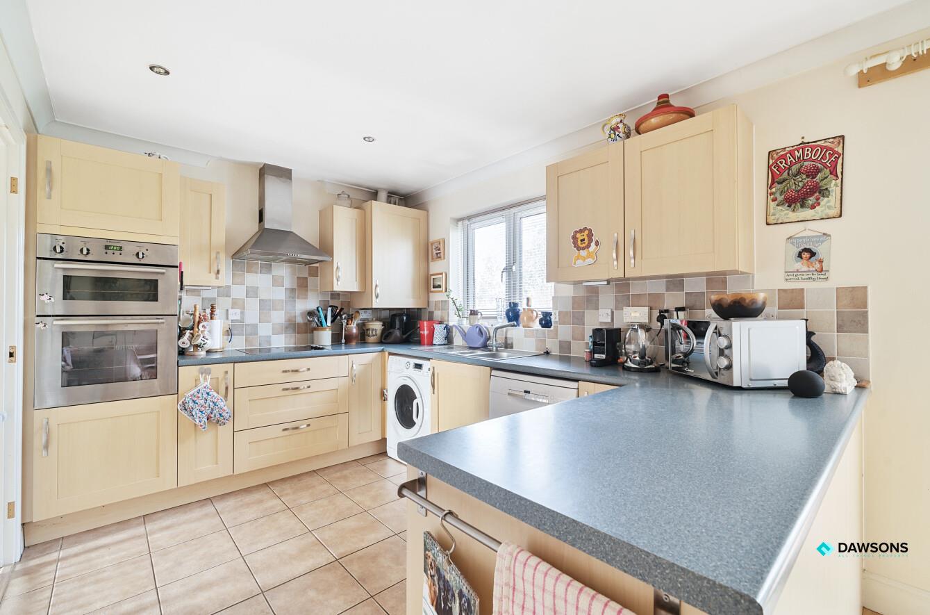 Oak Tree Close, West Cross, Swansea, SA3 5RW